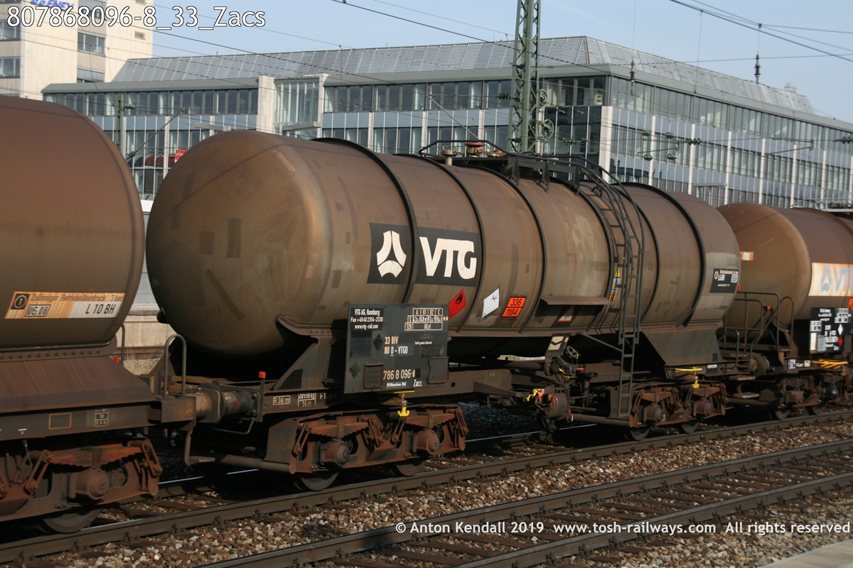 807868096-8_33_Zacs.JPG